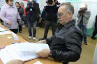 Николай Булакин проголосовал на своем участке