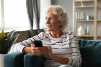 МегаФон сделал мобильную связь для пенсионеров дешевле