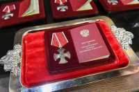 Глава Хакасии вручил ордена Мужества родным бойцов, погибших в спецоперации