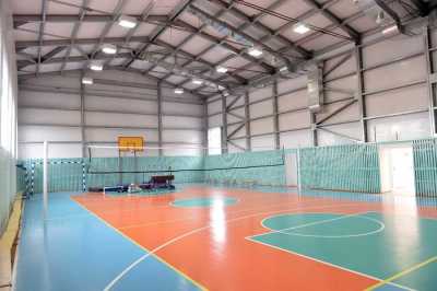 Новый фасад и инвентарь: спортзалы отремонтируют в школах Хакасии