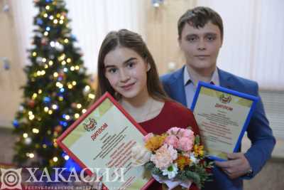 Одарённая молодёжь Хакасии получила премии главы республики
