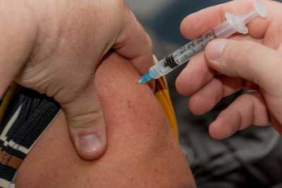 Валентин Коновалов: Отсутствие доверия к власти не повод отказываться от вакцины