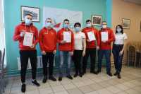 Более 200 волонтеров Саяногорска получили подарки от РУСАЛа