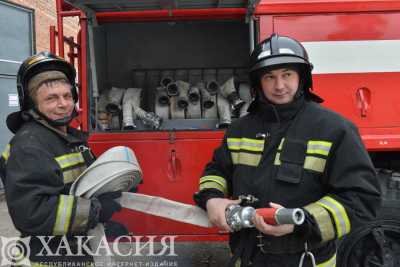 На выходных пожарные в Хакасии тушили бани