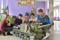В Хакасии покажут модели танков и ракетных комплексов из школьного музея