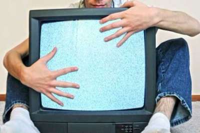 Черногорец избил собутыльника и отнял у него телевизор