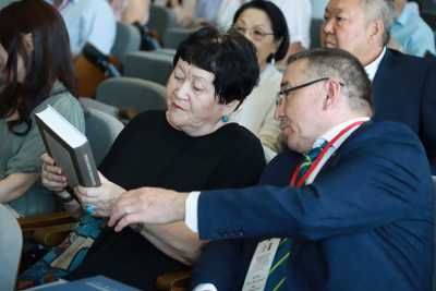 80 лет ХакНИИЯЛИ: в Хакасии стартовала Международная научная конференция