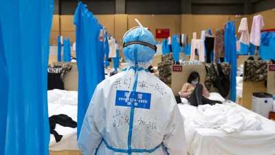 Число жертв коронавируса в Китае достигло 2835 человек