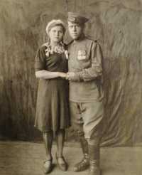 Дмитрий Герасимович с женой Прасковьей Фёдоровной. Вместе супруги Кондратьевы прожили 59 лет. Верной спутницы не стало  13 лет назад. 