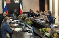 Действия в интересах женщин обсудили в правительстве Хакасии
