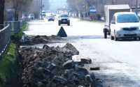 В Саяногорске ремонт дорог начали с установки бордюрного камня