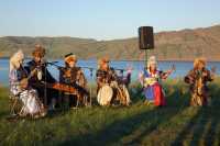 Хакасский ансамбль исполнил для туристов этнические композиции