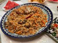 Блюда национальной киргизской кухни различаются по территориальному признаку: южане едят плов, северяне предпочитают лапшу. 