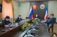 Валентин Коновалов провел заседание правительства Хакасии
