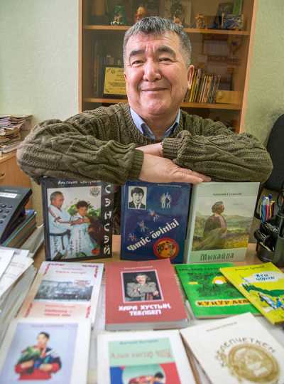 Анатолий Султреков — самый титулованный журналист и писатель Хакасии. 