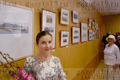В пресс-центре газеты &quot;Хакасия&quot; открылась персональная выставка художницы из посёлка Черёмушки
