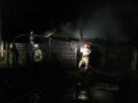 Постройки, машину, дома тушили пожарные Хакасии на выходных