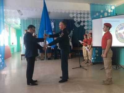 В Хакасии юным спасателям вручили знамя