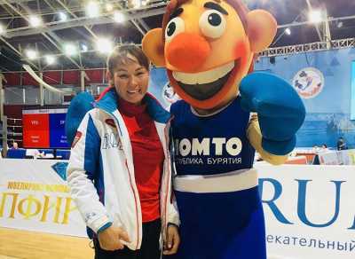 Саяна Сагатаева стала серебряным призером чемпионата России по боксу