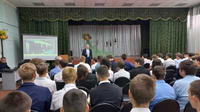 В саяногорской школе прошла профориентационная встреча с представителями САЗа