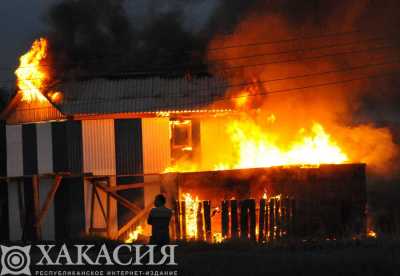 Пожары за сутки в Хакасии: сгорел дом в Бельтирском