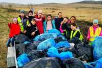 Более 30 мешков мусора собрали школьники по берегам озер в Хакасии