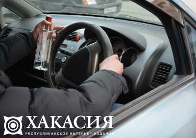 Пьяный водитель вилял по дороге в Сорске