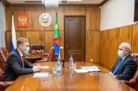 Валентин Коновалов побеседует в прямом эфире с министром транспорта Хакасии