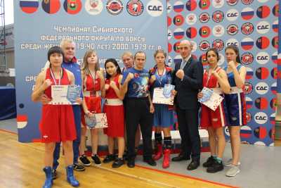 Спортсменки из Хакасии завоевали 7 медалей по боксу