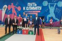 Спортсмены Хакасии поднимали тяжести на соревнованиях в Москве